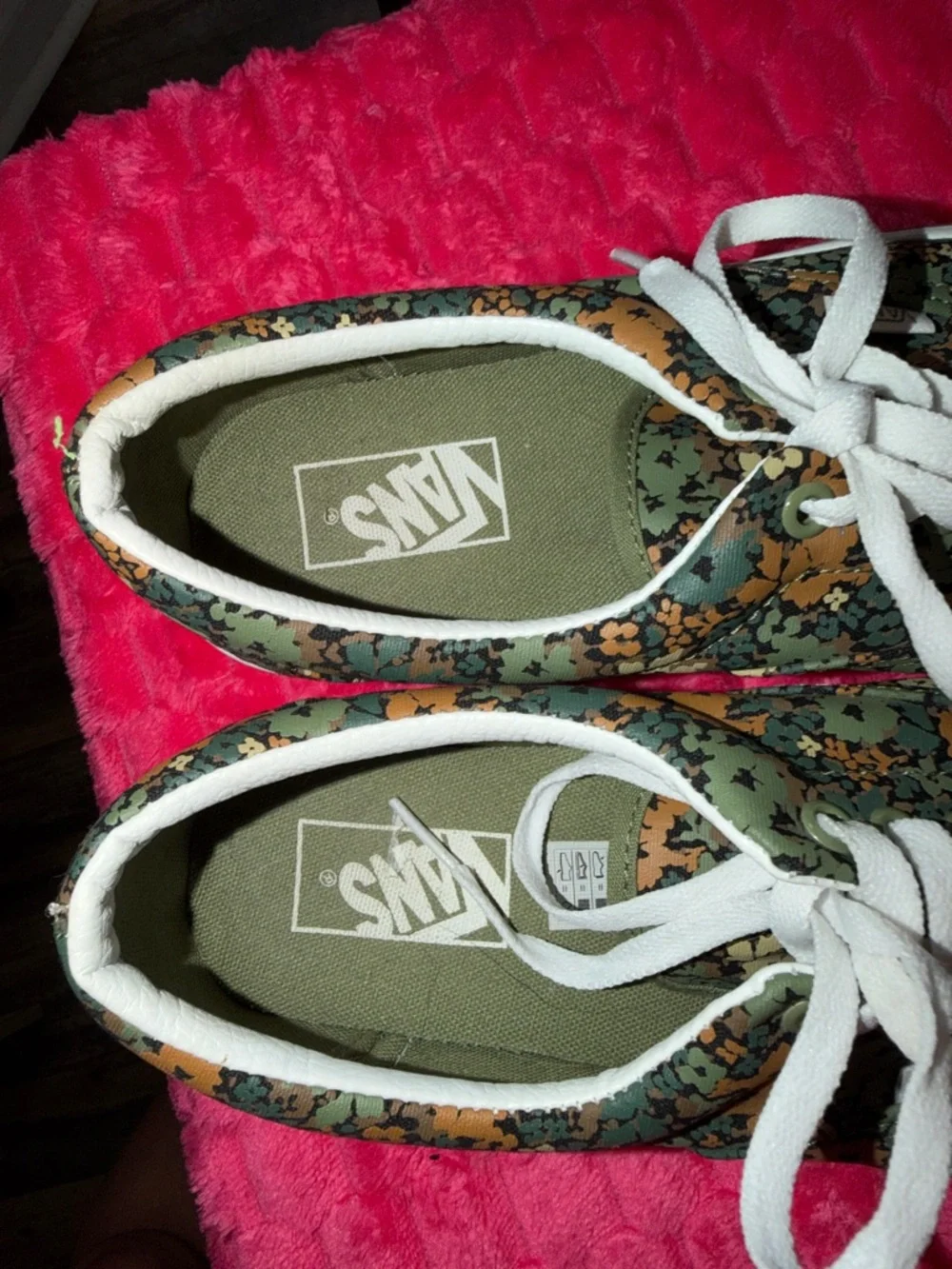 Vans Women’s Floral Camo Low-Top Sneakers - Green/Brown